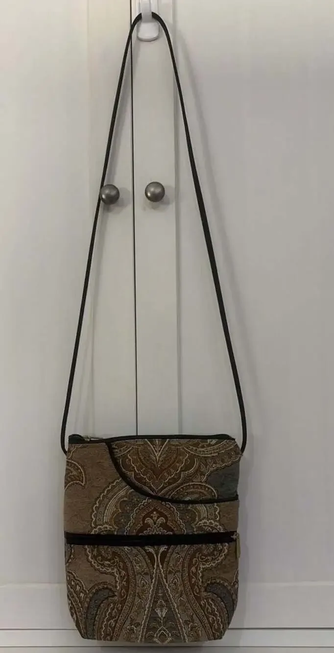 Danny K. Beverly Hills USA Paisley Tapestry Crossbody Shoulder Bag adj strap